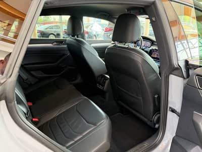 Volkswagen Arteon R-Line Edition 4M 239PS ACC 360KAM VIRTUA — slika 24