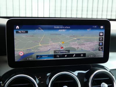 Mercedes-Benz GLC 200 d 4MATIC 1-Hand LED Navi AHK Kamera — slika 9