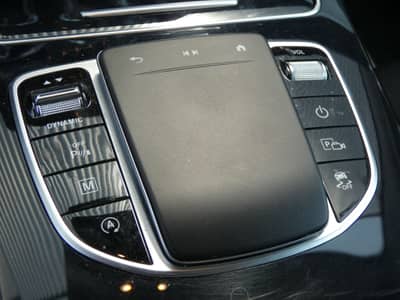 Mercedes-Benz GLC 200 d 4MATIC 1-Hand LED Navi AHK Kamera — slika 16
