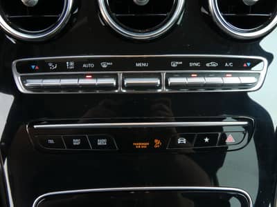 Mercedes-Benz GLC 200 d 4MATIC 1-Hand LED Navi AHK Kamera — slika 15