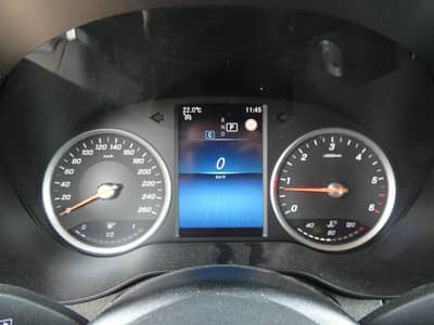 Mercedes-Benz GLC 200 d 4MATIC 1-Hand LED Navi AHK Kamera — slika 14