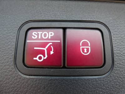 Mercedes-Benz GLC 200 d 4MATIC 1-Hand LED Navi AHK Kamera — slika 20