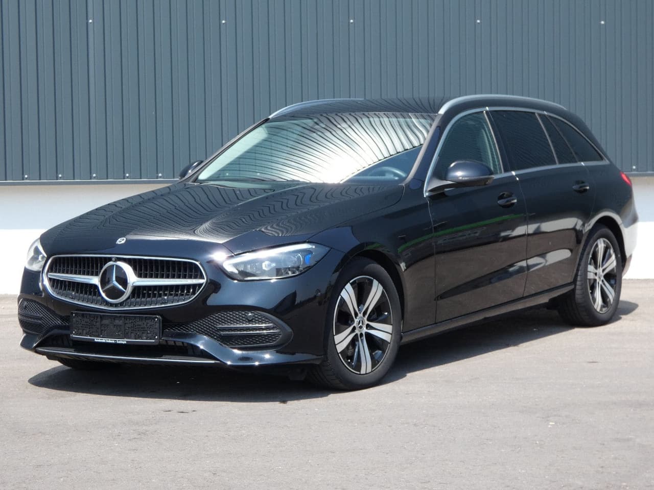 Mercedes-Benz C 220 d T 4MATIC LED Distronic Massag Ambi 360 — slika 1