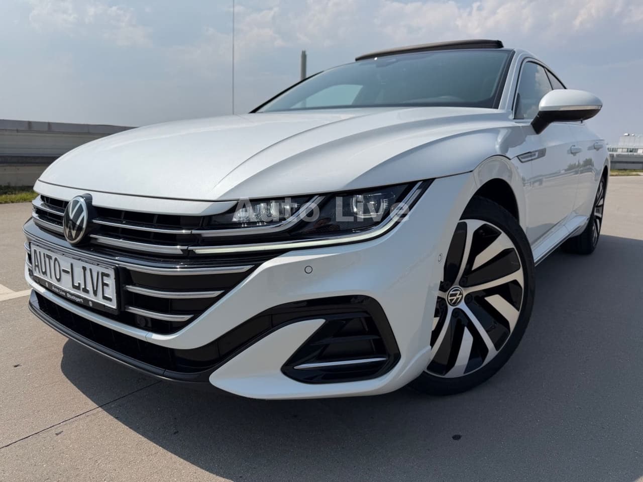 Volkswagen Arteon 2.0 TDI*DSG*R LINE*PANO*IQ*VIRTU*360*VOL! — slika 1
