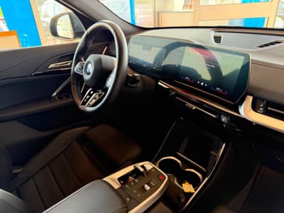 BMW X2 20 d xDrive M Sport PANO LED CAM AHK — slika 7