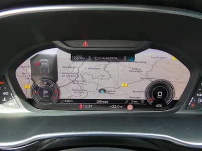 Audi Q3 35 TDI Sportback 2xS LINE LED Virtual RFK 19" — slika 14