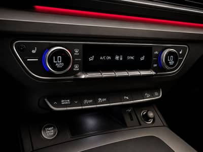 Audi Q5 50 TDI S-LINE +PANO+AMBIE+ACC+MARTIX+KAM+PDC — slika 22