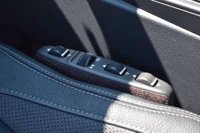 Mercedes-Benz E 350 Cabrio /AMG Line /Harman Kardon/LED/Kamera — slika 27