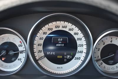 Mercedes-Benz E 350 Cabrio /AMG Line /Harman Kardon/LED/Kamera — slika 35