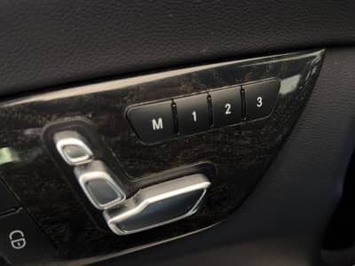 Mercedes-Benz CLS 350d AMG-Line 4Matic*Designo*Night*MBEAM*Dis — slika 18