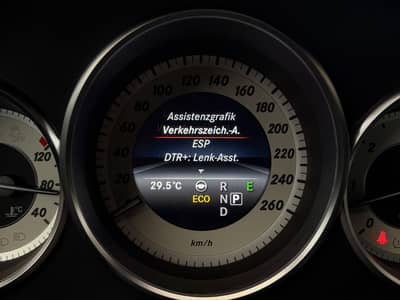 Mercedes-Benz CLS 350d AMG-Line 4Matic*Designo*Night*MBEAM*Dis — slika 17