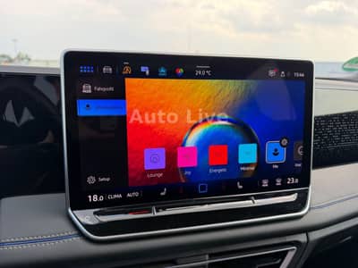 Volkswagen Tiguan 2.0 TD*DSG*R LINE*PAN*NAVI*MATRIX*360*VOL — slika 17