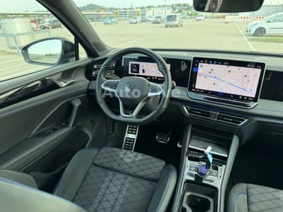 Volkswagen Tiguan 2.0 TD*DSG*R LINE*PAN*NAVI*MATRIX*360*VOL — slika 25