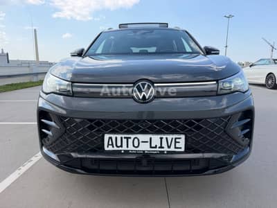 Volkswagen Tiguan 2.0 TD*DSG*R LINE*PAN*NAVI*MATRIX*360*VOL — slika 8