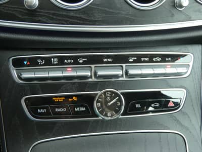 Mercedes-Benz E 200 d 9G 2.0L Avantgarde LED Navi CarPlay 2-Hd — slika 15