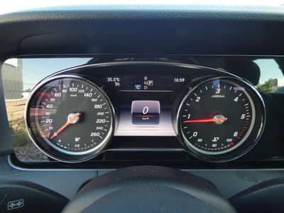 Mercedes-Benz E 200 d T 9G Avantgarde LED Nav AHK 2-Hand 8fach — slika 15