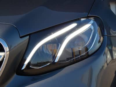 Mercedes-Benz E 200 d T 9G Avantgarde LED Nav AHK 2-Hand 8fach — slika 25
