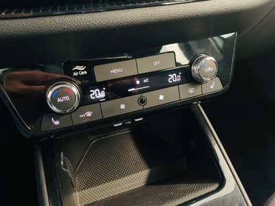 Skoda Fabia Selection Lim°KAMERA°SHZ°NSW°TEMP°LED° — slika 18