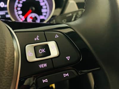 Volkswagen Touran Comfortline BMT°Alcantara°Massage°LED°SHZ — slika 11