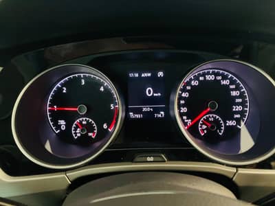 Volkswagen Touran Comfortline BMT°Alcantara°Massage°LED°SHZ — slika 12