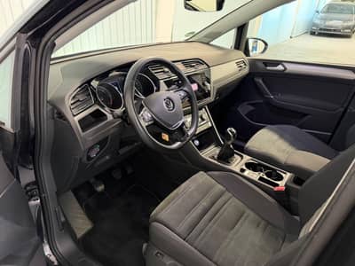 Volkswagen Touran Comfortline BMT°Alcantara°Massage°LED°SHZ — slika 23