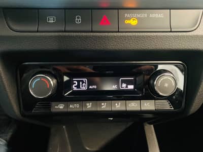 Skoda Fabia Combi Ambition Aut°KAMERA°NAVI°PDC°TEMP° — slika 13