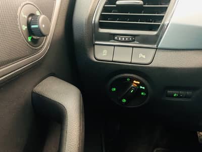 Skoda Fabia Combi Ambition Aut°KAMERA°NAVI°PDC°TEMP° — slika 18