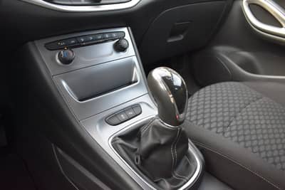 Opel Astra K Sports Tourer Edition KLIMA/PDC/TEMPOMAT — slika 17