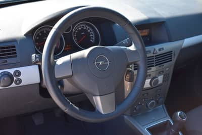 Opel Astra H Caravan Edition TEMPOMAT/KLIMA/PDC — slika 9