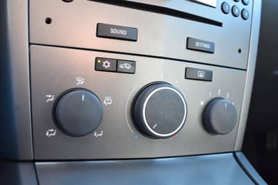 Opel Astra H Caravan Edition TEMPOMAT/KLIMA/PDC — slika 21
