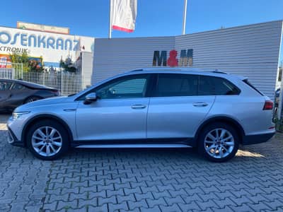 Volkswagen Golf VIII Alltrack 4Motion ACC/AHK/PDC/Assistenz — slika 3