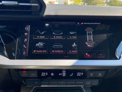 Audi A3 Limousine 30 TFSI Tempomat/PDC/LED/Assistenz — slika 11