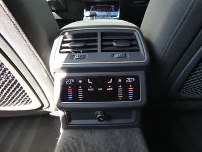 Audi A6 40 TDI S tronic LED Navi ACC Kamera AHK 18" — slika 17
