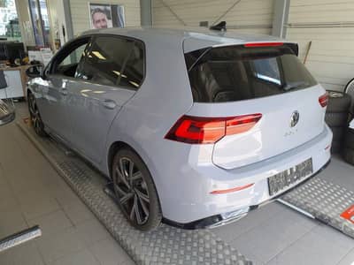 Volkswagen Golf VIII 2.0TDI R-Line PANO LED CAM HUD KEYLESS — slika 7