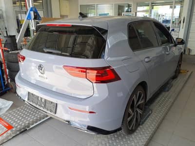 Volkswagen Golf VIII 2.0TDI R-Line PANO LED CAM HUD KEYLESS — slika 6
