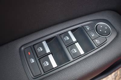Renault Captur II Intens KEYLESS/AHK/TEMP/KAMERA/LED/DAB — slika 22