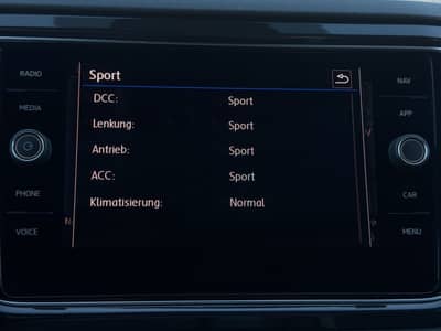 Volkswagen T-Roc Sport 4M*Pano*Virtual*ACC*DCC*AHK*Beats* — slika 21