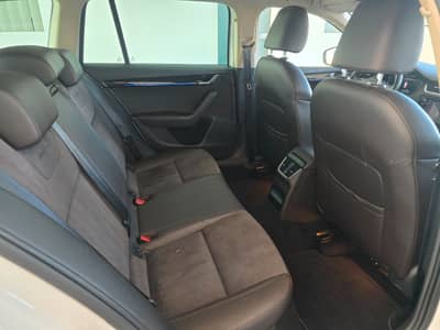 Skoda OCTAVIA COMBI L&K 2.0 TDI"LED"KAMER"TEMP"DIGITAL — slika 16