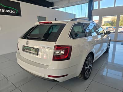 Skoda OCTAVIA COMBI L&K 2.0 TDI"LED"KAMER"TEMP"DIGITAL — slika 8