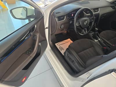 Skoda OCTAVIA COMBI L&K 2.0 TDI"LED"KAMER"TEMP"DIGITAL — slika 10