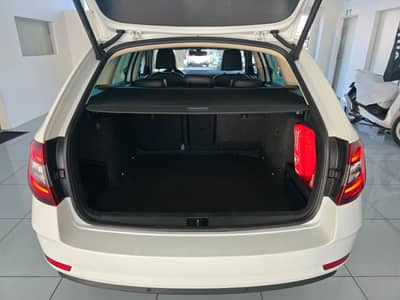 Skoda OCTAVIA COMBI L&K 2.0 TDI"LED"KAMER"TEMP"DIGITAL — slika 22