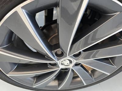 Skoda OCTAVIA COMBI L&K 2.0 TDI"LED"KAMER"TEMP"DIGITAL — slika 20
