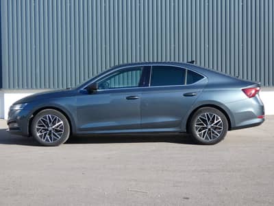 Skoda Octavia 2.0 TDI DSG Virtual Matrix STHZ HUD HiFi — slika 28
