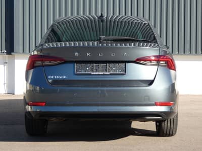 Skoda Octavia 2.0 TDI DSG Virtual Matrix STHZ HUD HiFi — slika 32