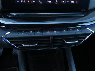 Skoda Octavia 2.0 TDI DSG Virtual Matrix STHZ HUD HiFi — slika 20