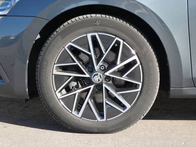 Skoda Octavia 2.0 TDI DSG Virtual Matrix STHZ HUD HiFi — slika 29