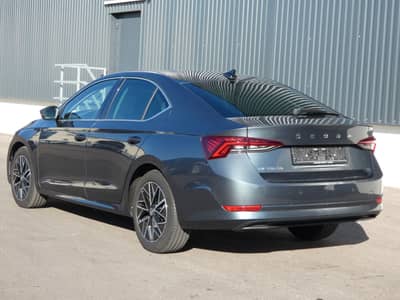 Skoda Octavia 2.0 TDI DSG Virtual Matrix STHZ HUD HiFi — slika 33