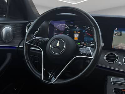 Mercedes-Benz E 300de AMG Line Pano*Night*MBEAM*360*Burmester* — slika 13