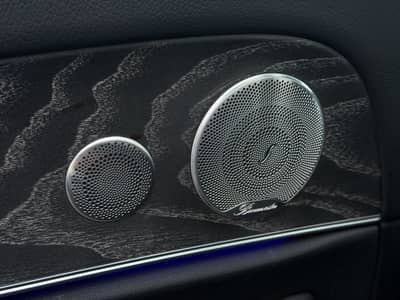 Mercedes-Benz E 300de AMG Line Pano*Night*MBEAM*360*Burmester* — slika 19