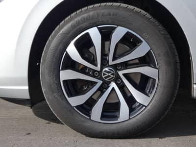 Volkswagen Golf 2.0 TDI Matrix-LED Navi Panorama Kamera ACC — slika 25